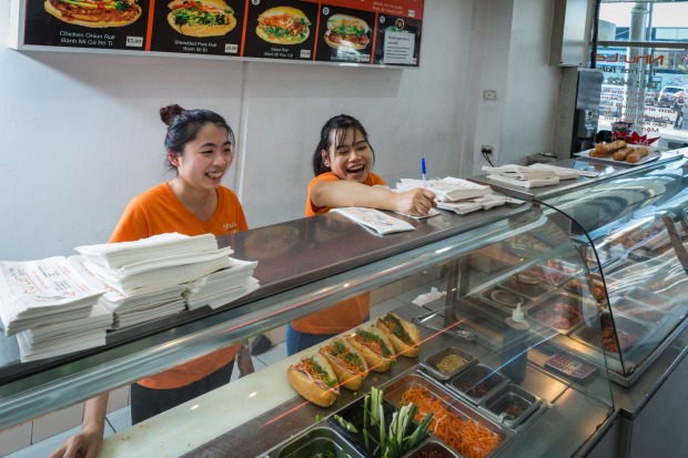 Banh Mi Xiu Mai在越南南部省份很受欢迎，但里士满的NHU LAN的工作人员说澳大利亚客户...