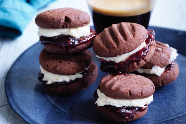 亚当·利亚（Adam Liaw）的巧克力蒙特·卡洛斯（Monte Carlos）。<A ...