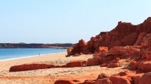 金伯利（Kimberley）珠宝：鲸鱼生下了莱夫角（Cape Leveque）。
