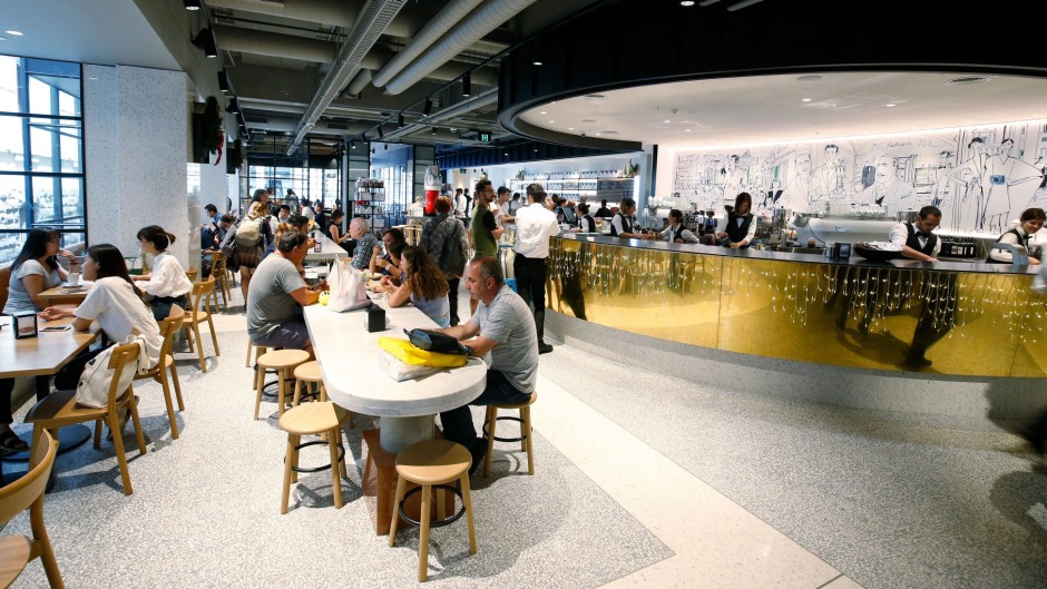 Brunetti在Flinders Lane的旗舰船上的内部。