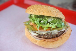 艾瑞亚·波斯快餐公司的一款巨型产品。