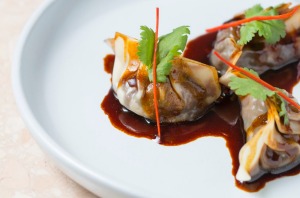 Sarsaparilla焖牛尾饺子。