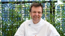 Nahm Chef David Thompson也位于新加坡，墨尔本，珀斯和悉尼的四条龙旗餐厅。wwwyabo2018