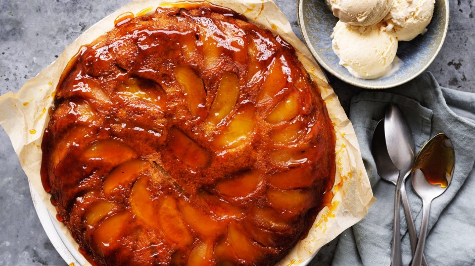 Tarte Tatin遇到了颠倒的蛋糕。