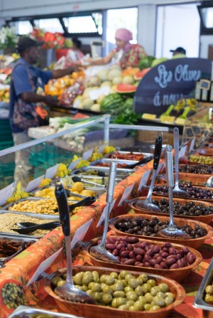 Port Moselle市场在Noumea，新喀里多尼亚。