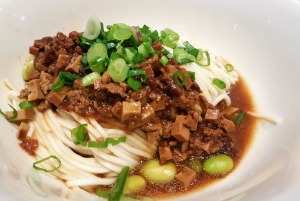 Zhajiang面条。
