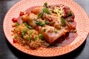 整个墨尔本炸玉米饼比尔的辣酱玉米饼。