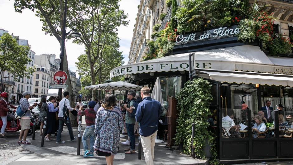 人们观看点：Cafe de Flore。