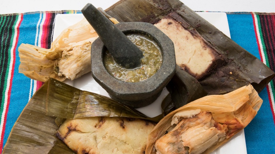 Tamales在Tamaleria和墨西哥熟食店的盛歌盘在Dulwich Hill。