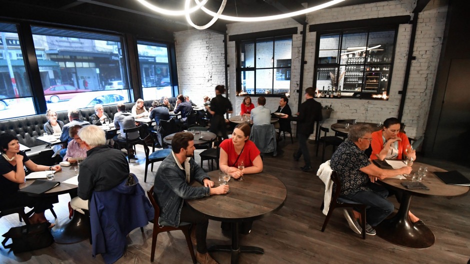 Estelle，(高街Northcote)合并了它的顶级精致餐厅与休闲小酒馆的伟大结果。