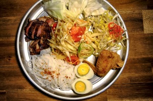 一个人的国王午餐:蛋挞拼盘是世界上最好的。