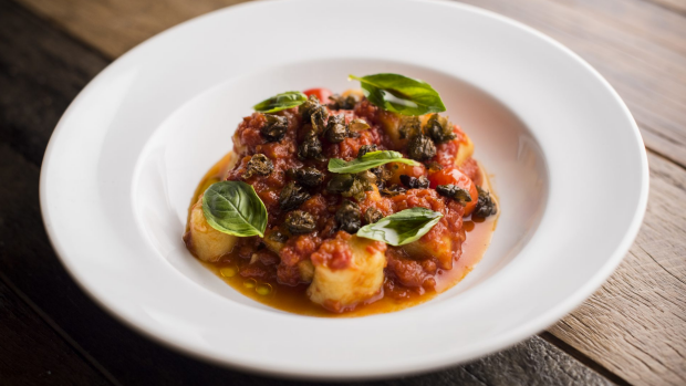 yabo亚博主页美食：Peppe的261个邦迪路。Gnocchi al pomodoro板材。2019年4月25日，照片：悉尼晨报的Wolter Peeters。