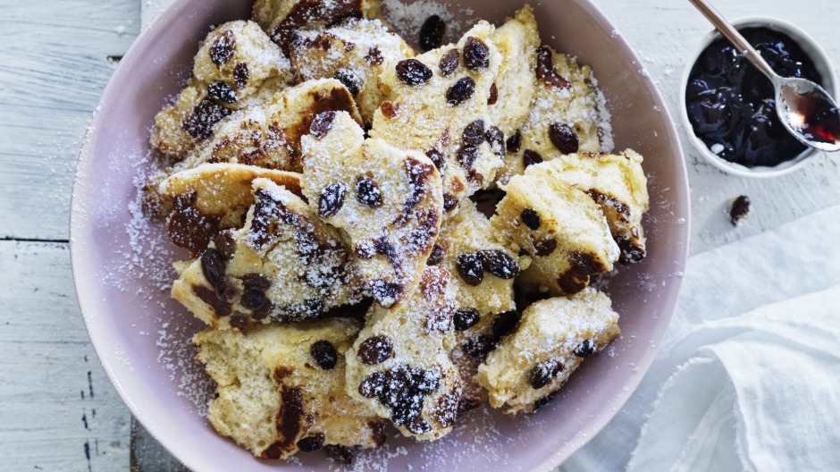 撕下来分享:Kaiserschmarrn是一种煮过两次的松软煎饼。