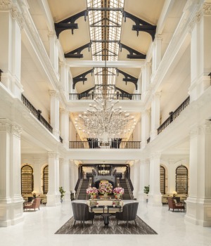 重新开张的莱佛士酒店(Raffles Hotel)提供了一种新加坡Sling的新变体。