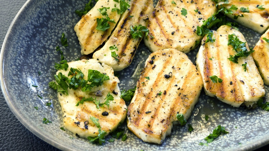 Haloumi……每个人都喜欢吱吱作响的奶酪。