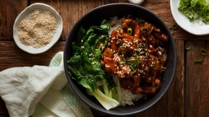 味爆:青菜炒鸡。