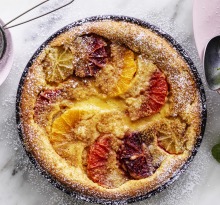 Adam Liaw的柑橘和杏仁clafoutis。