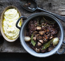 Neil Perry的Coq Au Vin。