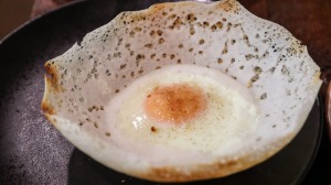 酥脆，酵母，碗形蛋料斗。