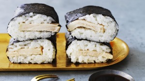 上釉猪肉musubi -或者使用Spam。