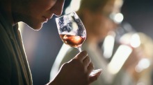 没有必要将鼻子转向这些葡萄酒。