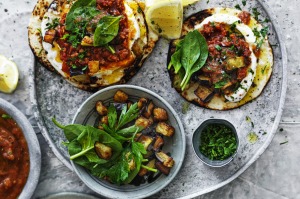 Moussaka，遇见炸玉米饼。