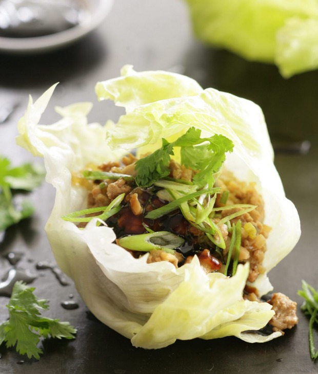 鸡桑Choy Bao莴苣杯。