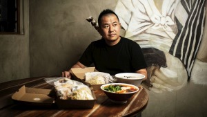 Keita Abe来自Darlinghurst的Chaco Ramen厨房。