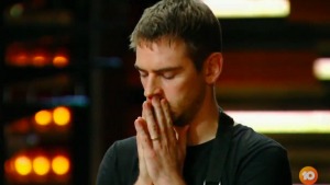 卡勒姆（Callum）祈祷poh带来她的标志性混乱，以便他可以在这位厨师身上幸存下来。
