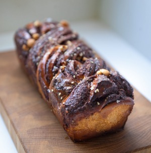 墨尔本babka Boi的巧克力榛子babka。