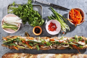 超级三明治：两米的Banh Mi。