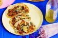Redernn的伊西哥的伊斯兰斯罗莎Cienfuegos使用Masa Harina制作炸玉米饼的玉米饼。