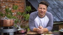 杰米·奥利弗(Jamie Oliver)说，让你的圣诞节变得轻松，提前练习烹饪菜单。