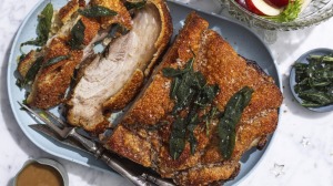 脆脆的烤猪肉。