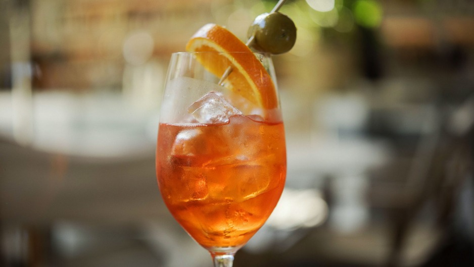 经典的aperol spritz。