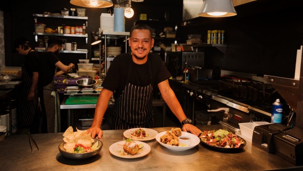 Rupesh Budhathoki，在纽敦的Vanda Taqueria的Head Chef。“title=