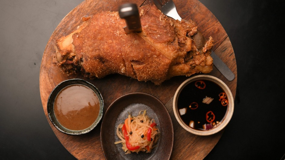 Pata（炸猪肉指关节有调味品）。