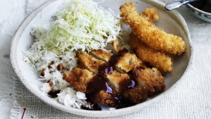 尼尔·佩里（Neil Perry）的猪肉和大虾唐伯里（Donburi）。