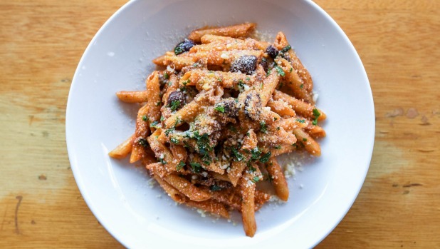 Penne Puttanesca。