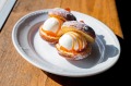 Bomboloni冰淇淋三明治。