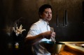 “我们在顾客面前制作食物，所以他们所看到的就像天妇罗秀一样，”Haco Head Chef Kensuke Yada说。
