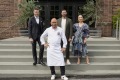 Jock Zonfrillo, Adam D'Sylva, Andy Allen和Melissa Leong聚在一起拍班级照。