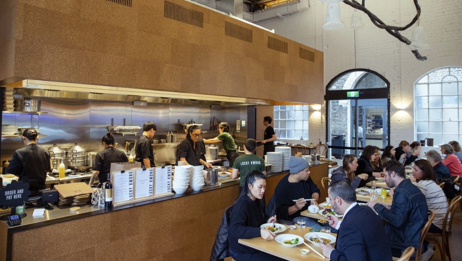 Kylie Kwong在她位于Eveleigh的新餐馆的厨房里。