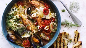 海鲜All'Acqua Pazza（用“疯水”烹饪）。