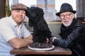 Bomba Chef Jesse Gerner与Truffle Melbourne创始人Nigel Wood和Pompy The Truffle Dog一起展示了这个季节...