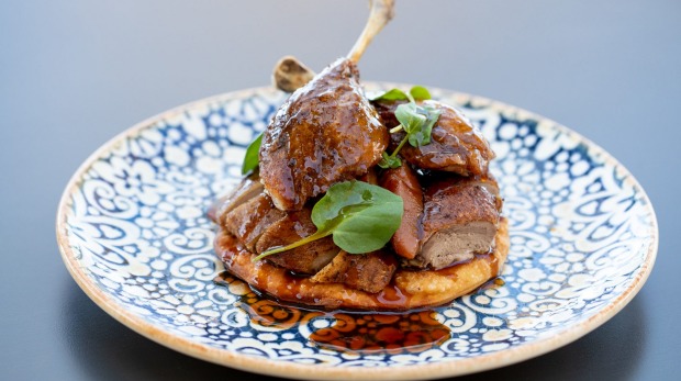 两次用野生绿色馅饼煮两次。