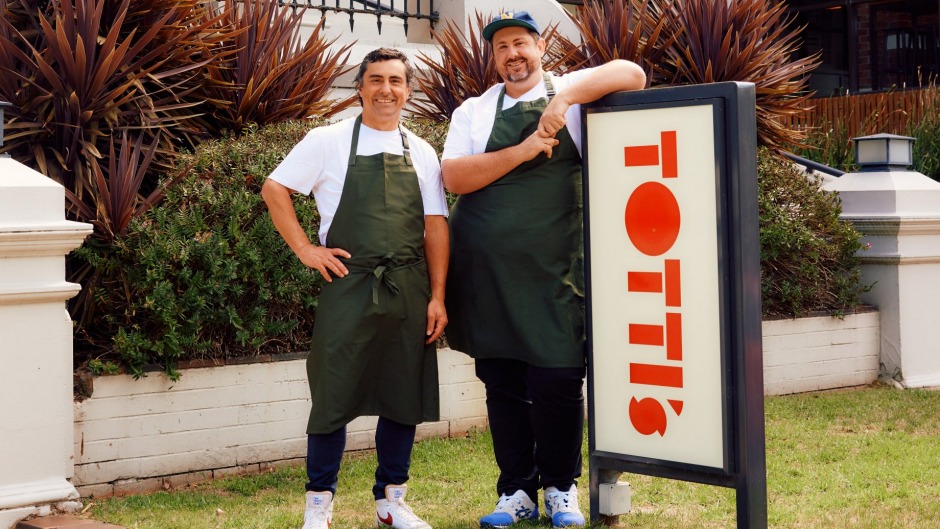 Matt Germanchis(左)是Lorne酒店的行政总厨，与Merivale行政总厨Mike Eggert密切合作。